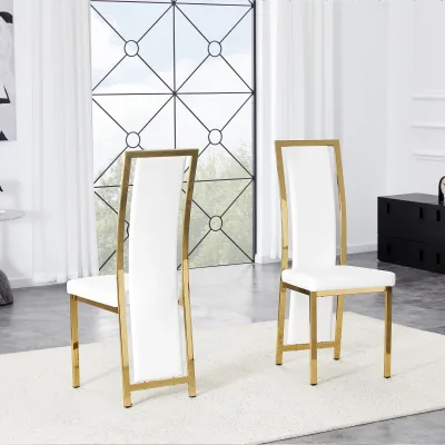 Chaises de salle à manger blanches et dorées