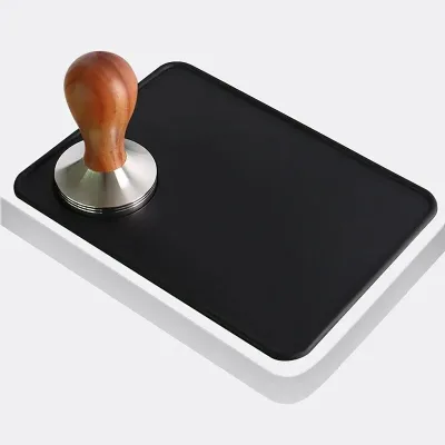 Tapis de tassage café en silicone noir